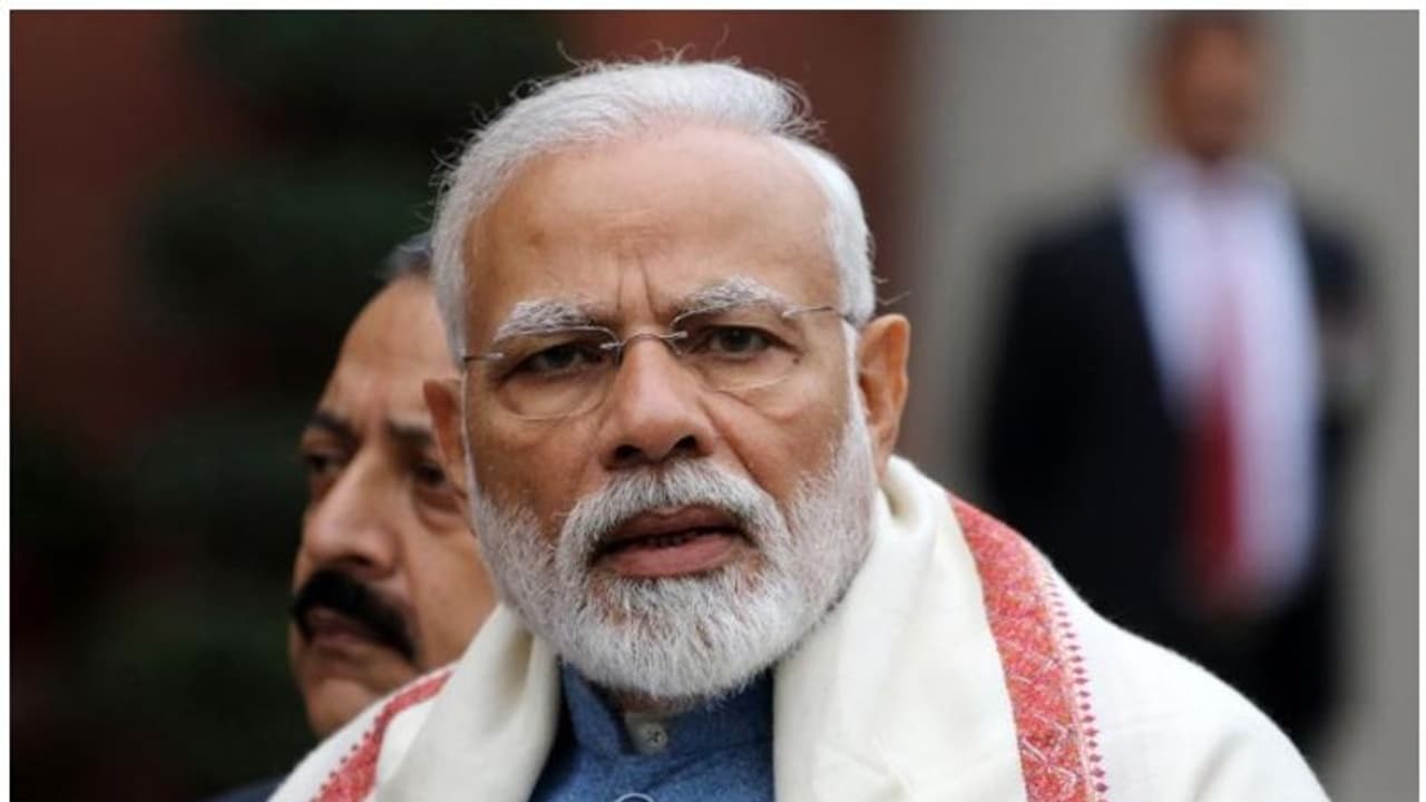 ഹിന്ദു രാഷ്ട്രം നിര്‍മ്മിക്കാന്‍ മോദി മുസ്ലീംങ്ങളെ ഹിന്ദുക്കളായി മതംമാറ്റാൻ നോക്കുന്നു; എഐയുഡിഎഫ് നേതാവ്