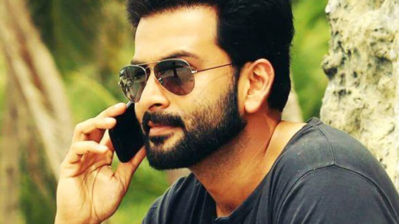 വില 30 ലക്ഷം കുറച്ചുകാട്ടി, പൃഥ്വിരാജിന്റെ കാറിന്റെ രജിസ്ട്രേഷന് തടഞ്ഞു! വില 30 ലക്ഷം കുറച്ചുകാട്ടി, പൃഥ്വിരാജിന്റെ കാറിന്റെ രജിസ്ട്രേഷന് തടഞ്ഞു!