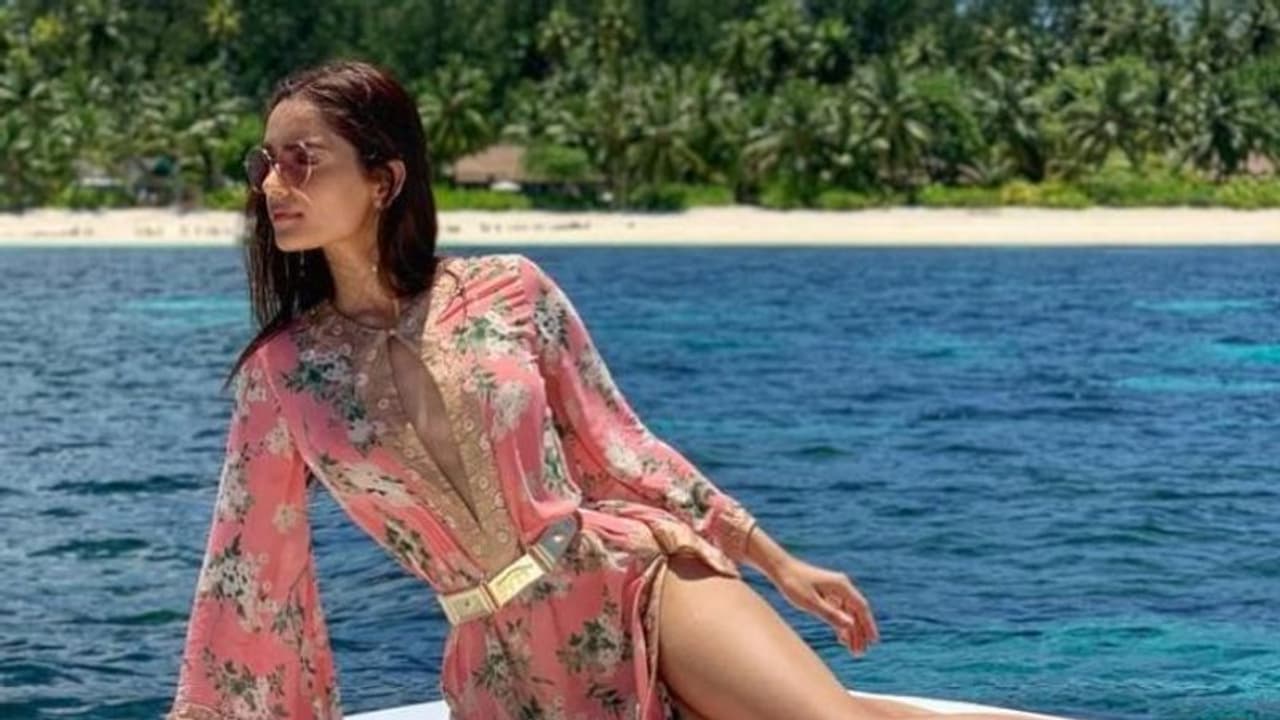 വൈറലായി മാനുഷി ചില്ലറിന്റെ ബീച്ച് ചിത്രങ്ങള് വൈറലായി മാനുഷി ചില്ലറിന്റെ ബീച്ച് ചിത്രങ്ങള്