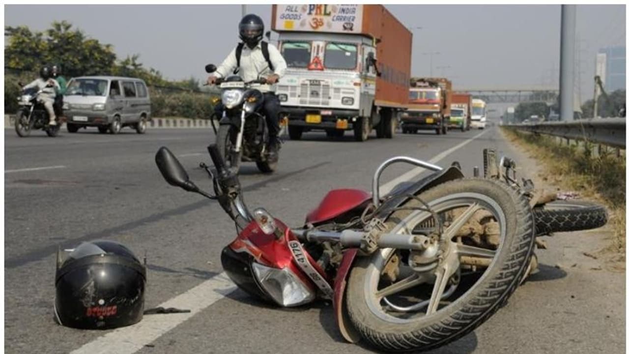 ഇത് ഭീതിജനകം, സംസ്ഥാനത്ത് ഇരുചക്ര വാഹനാപകടങ്ങള്‍ കുത്തനെ കൂടുന്നു!