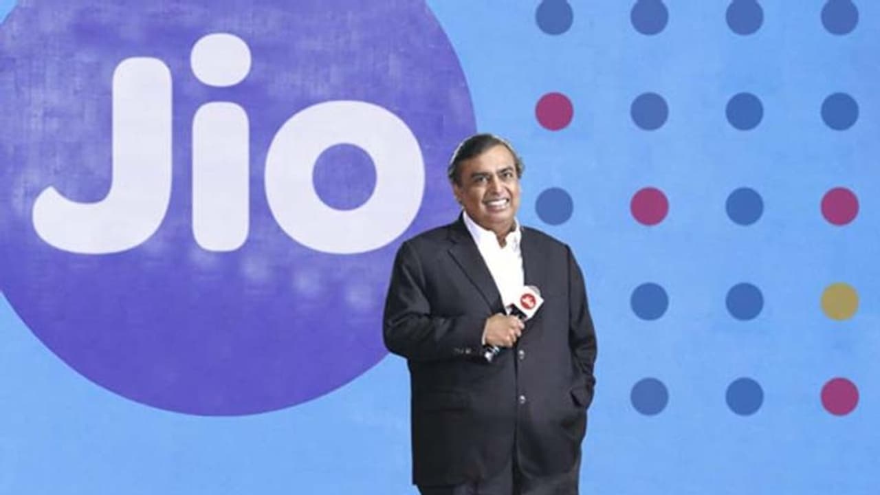 ಎರಡು ವರ್ಷಗಳ ಬಳಿಕ ಜಿಯೋ ಗ್ರಾಹಕರಿಗೆ ಶಾಕ್: ಇನ್ನು ಕರೆಗಳು ಫ್ರೀ ಅಲ್ಲ! ಎರಡು ವರ್ಷಗಳ ಬಳಿಕ ಜಿಯೋ ಗ್ರಾಹಕರಿಗೆ ಶಾಕ್: ಇನ್ನು ಕರೆಗಳು ಫ್ರೀ ಅಲ್ಲ!