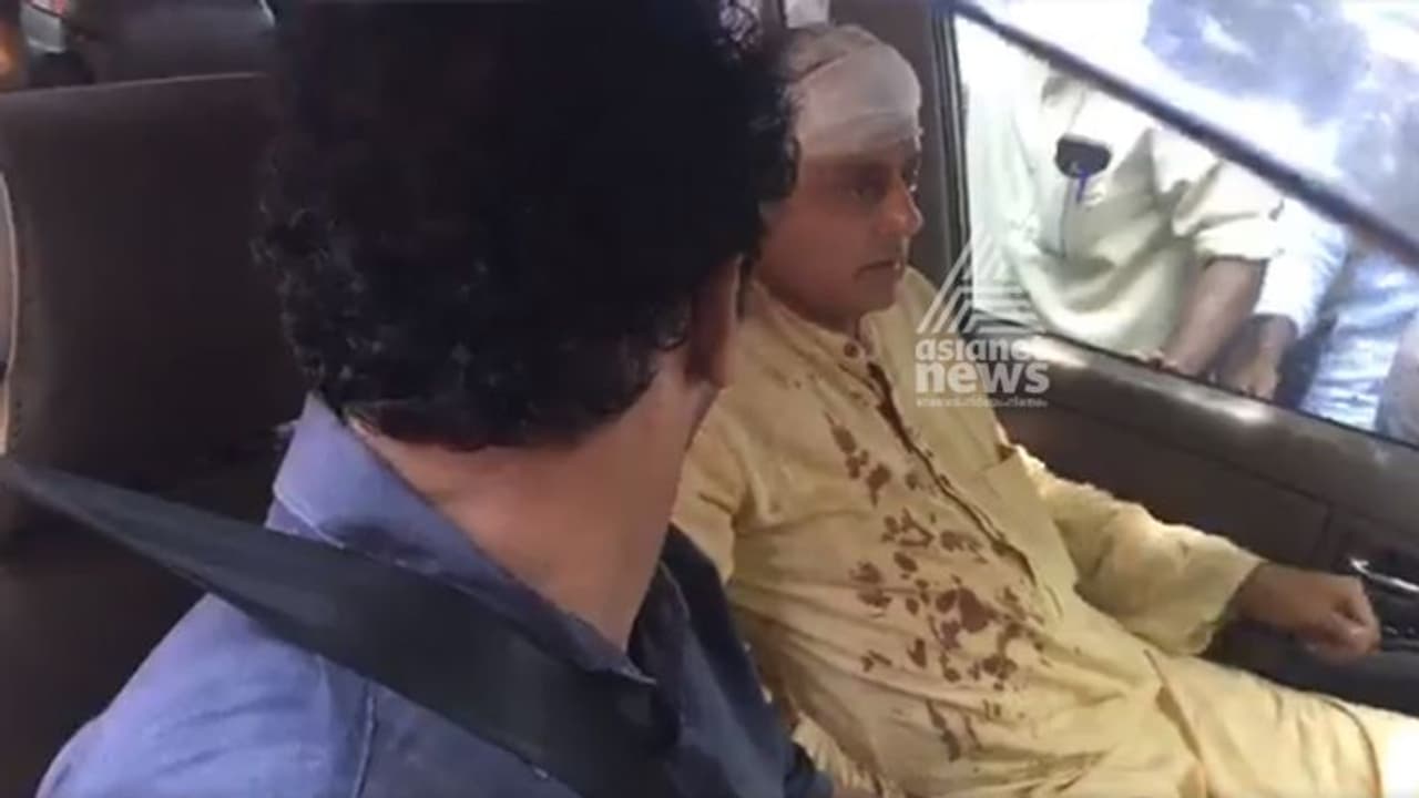 ಕಾಂಗ್ರೆಸ್ ಮುಖಂಡ ಶಶಿ ತರೂರ್ ಆಸ್ಪತ್ರೆಗೆ ದಾಖಲು ಕಾಂಗ್ರೆಸ್ ಮುಖಂಡ ಶಶಿ ತರೂರ್ ಆಸ್ಪತ್ರೆಗೆ ದಾಖಲು