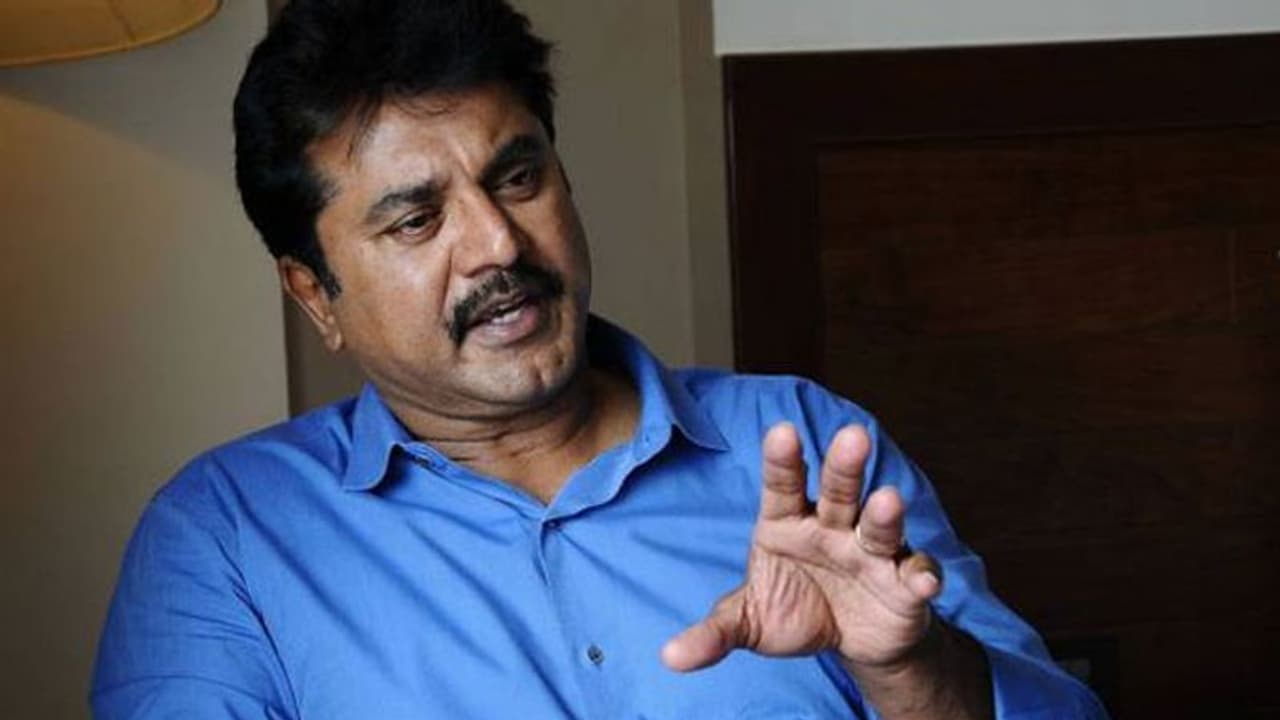 இது ஒன்னு மட்டும் ராதிகாவிடம் பிடிக்காது! வெளிப்படையாக கூறிய சரத்குமார்!