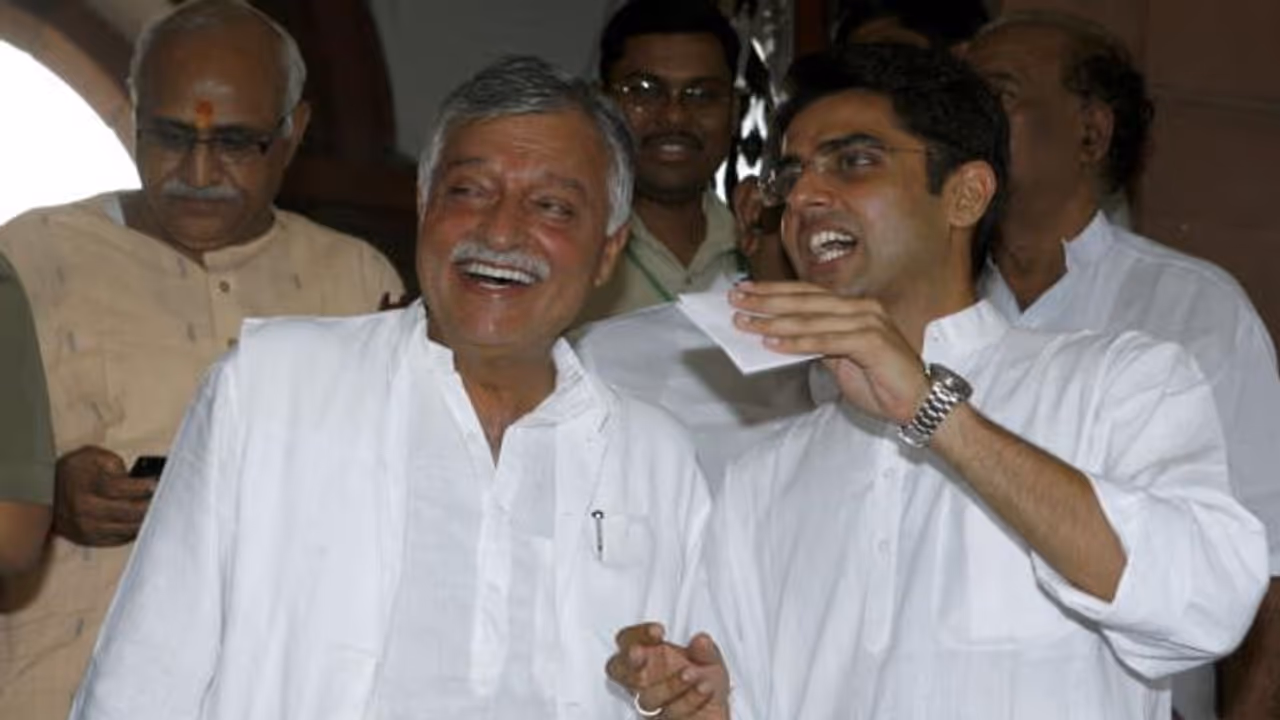 Amethi fears legend of Congress 'moneyman' Satish Sharma Amethi fears legend of Congress 'moneyman' Satish Sharma