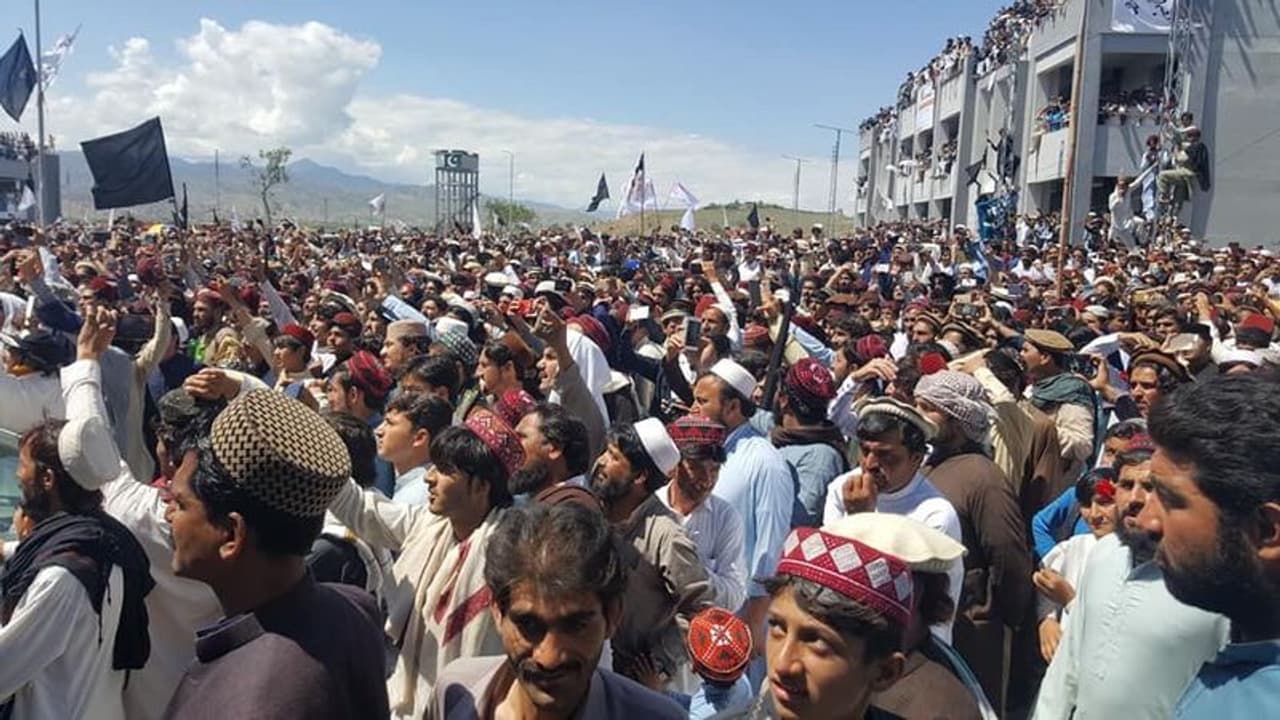 पश्तून के पाक संसद बहिष्कार के साथ अब शिया मुसलमान मांग रहे आजादी पश्तून के पाक संसद बहिष्कार के साथ अब शिया मुसलमान मांग रहे आजादी