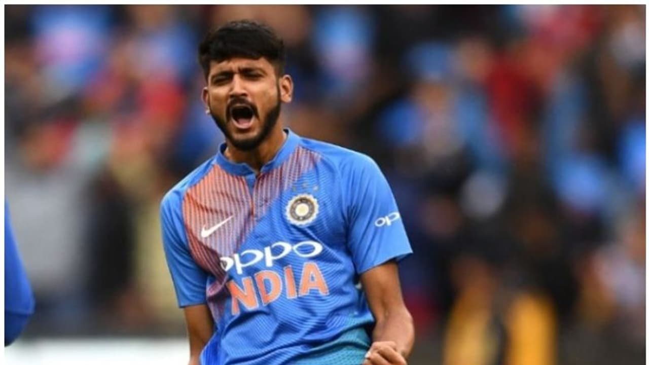 ప్రపంచ కప్ కు సన్నాహం: అసిస్ట్ చేసే ఫాస్ట్ బౌలర్లు వీరే... ప్రపంచ కప్ కు సన్నాహం: అసిస్ట్ చేసే ఫాస్ట్ బౌలర్లు వీరే...