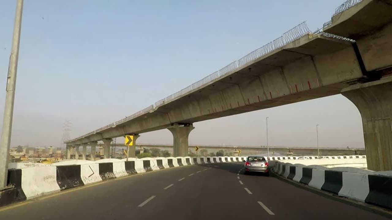 ಕಾರ್ಡ್‌ ರಸ್ತೇಲಿ ಮತ್ತೊಂದು ಮೇಲ್ಸೇತುವೆ!