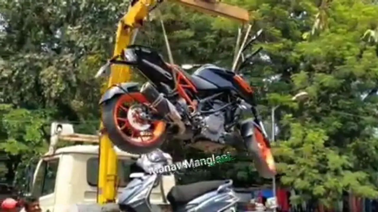 ಬಾಲಿವುಡ್ ನಟನ ಬೈಕ್ ಸೀಝ್ ಮಾಡಿದ ಪೊಲೀಸ್!