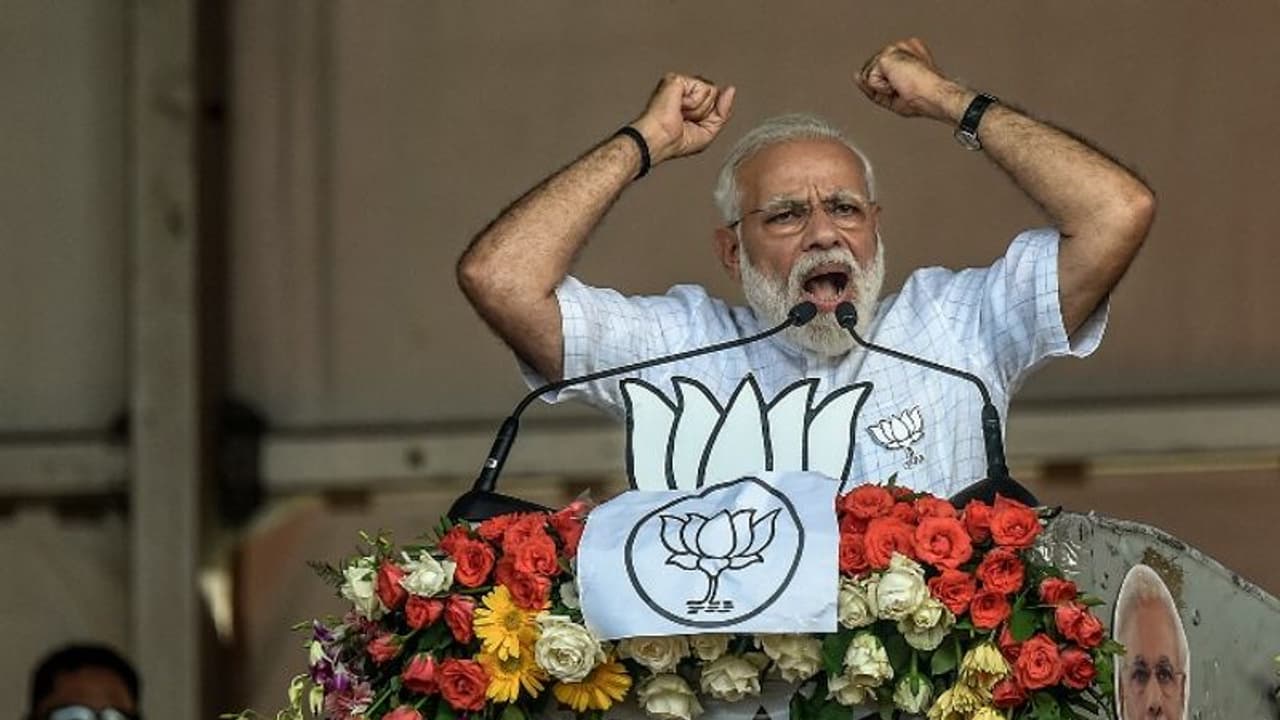 ಯುದ್ಧ ನೌಕೆಯನ್ನೇ ವೈಯಕ್ತಿಕ ಟ್ಯಾಕ್ಸಿ ಮಾಡಿಕೊಂಡಿದ್ದ ರಾಜೀವ್ ಗಾಂಧಿ!