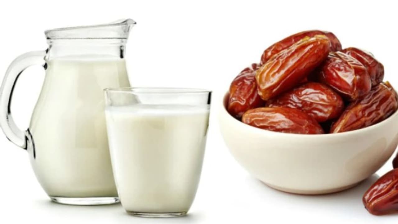 ഈന്തപ്പഴവും പാലും ഒരുമിച്ച് കഴിക്കരുതേ... ഈന്തപ്പഴവും പാലും ഒരുമിച്ച് കഴിക്കരുതേ...