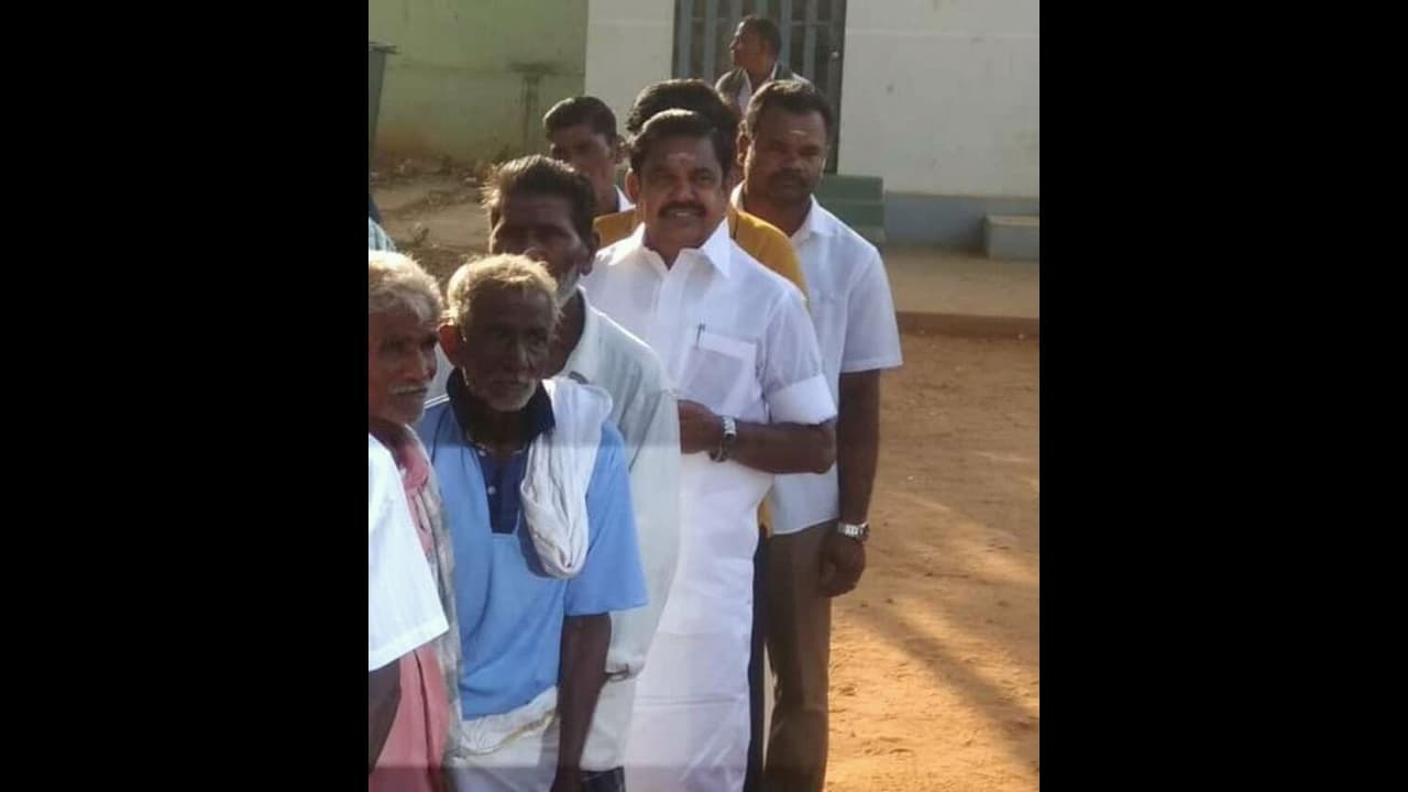 உள்ளாட்சி தேர்தல் விவகாரத்தில் திமுகவுக்கு ஆதரவு... அதிமுகவுக்கு பாஜக அமைச்சர் கிடுக்குப்பிடி..! உள்ளாட்சி தேர்தல் விவகாரத்தில் திமுகவுக்கு ஆதரவு... அதிமுகவுக்கு பாஜக அமைச்சர் கிடுக்குப்பிடி..!