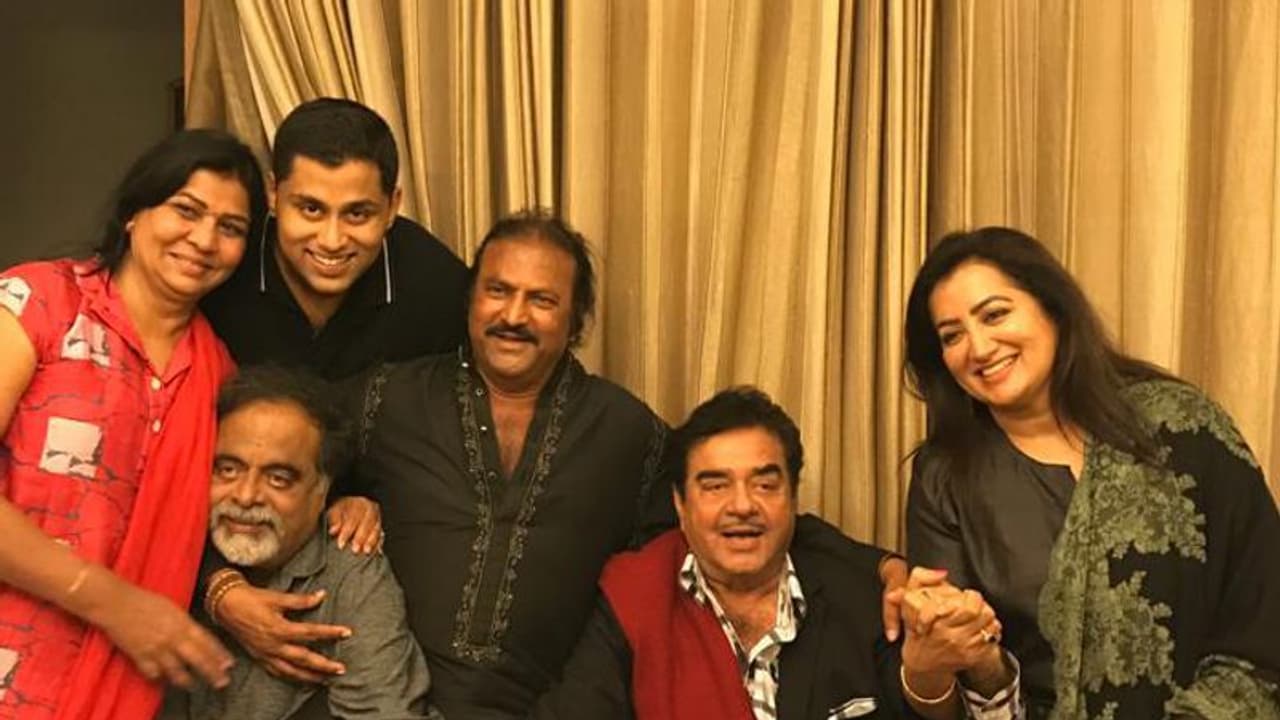 చంద్రబాబు కోసం అంబరీష్ చాలా చేశారు, కృతజ్ఞతలేదు: మోహన్ బాబు ట్వీట్ చంద్రబాబు కోసం అంబరీష్ చాలా చేశారు, కృతజ్ఞతలేదు: మోహన్ బాబు ట్వీట్