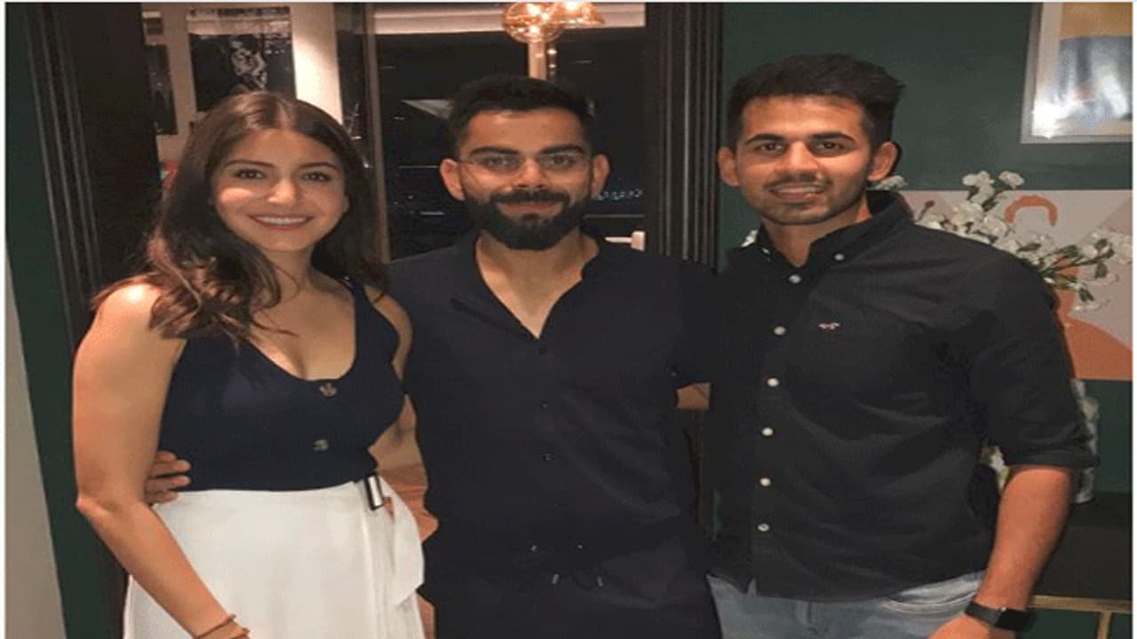 అమెరికాలో విరుష్క జంట చక్కర్లు... ఫోటోలు వైరల్ అమెరికాలో విరుష్క జంట చక్కర్లు... ఫోటోలు వైరల్