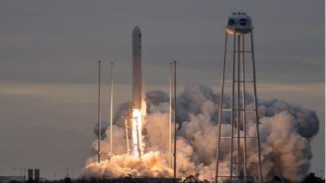 ರಾವಣ 1 ಉಪಗ್ರಹ ಯಶಸ್ವಿ ಉಡಾವಣೆ: ಬಾಹ್ಯಾಕಾಶ ಜಗತ್ತಿಗೆ ಕಾಲಿಟ್ಟ ಶ್ರೀಲಂಕಾ!