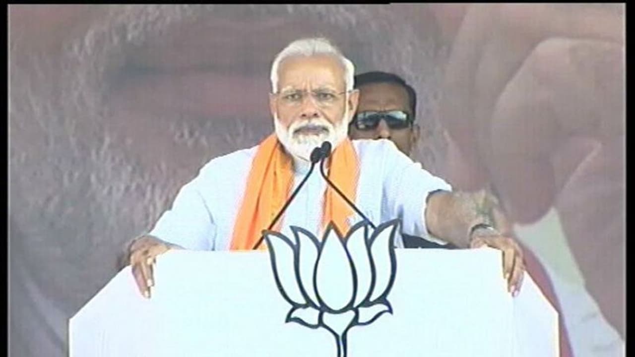 ಚಿಕ್ಕೋಡಿಯಲ್ಲಿ ಮೋದಿ ಮೋಡಿ: ದೋಸ್ತಿ ಸರ್ಕಾರಕ್ಕೆ ಪಿಎಂ ಸವಾಲ್! ಚಿಕ್ಕೋಡಿಯಲ್ಲಿ ಮೋದಿ ಮೋಡಿ: ದೋಸ್ತಿ ಸರ್ಕಾರಕ್ಕೆ ಪಿಎಂ ಸವಾಲ್!