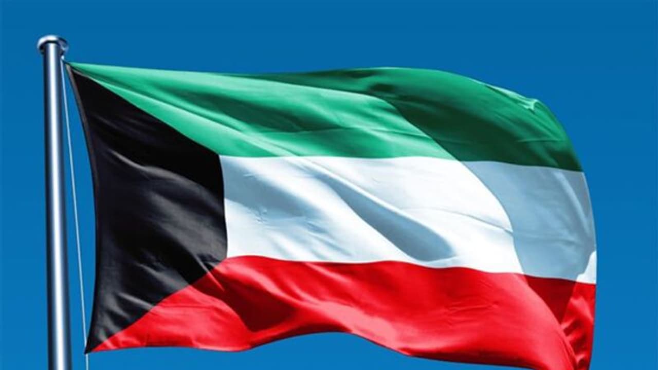 Kuwait National Flag: മൃഗത്തെ ദേശീയ പതാക പുതപ്പിച്ചു; കുവൈത്തില് യുവതി അറസ്റ്റില് Kuwait National Flag: മൃഗത്തെ ദേശീയ പതാക പുതപ്പിച്ചു; കുവൈത്തില് യുവതി അറസ്റ്റില്