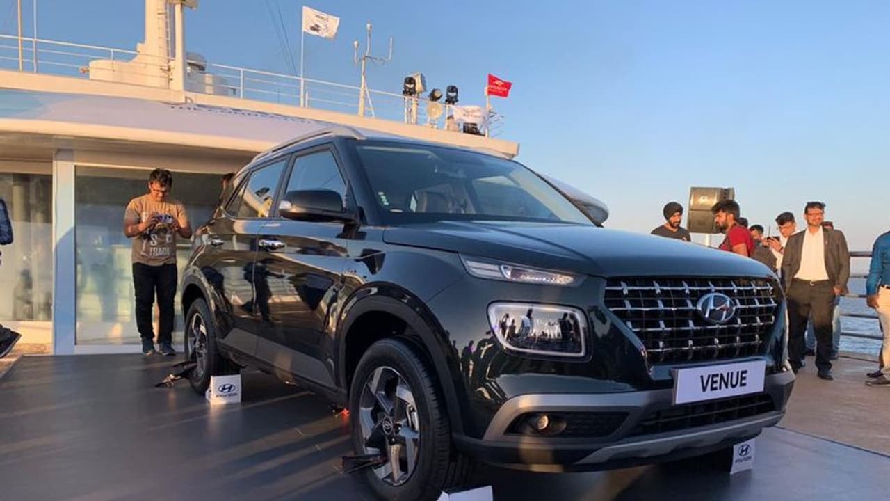 ಆಕರ್ಷಕ ಲುಕ್, ಕಡಿಮೆ ಬೆಲೆ ಹ್ಯುಂಡೈ ವೆನ್ಯು SUV ಕಾರು ಅನಾವರಣ!