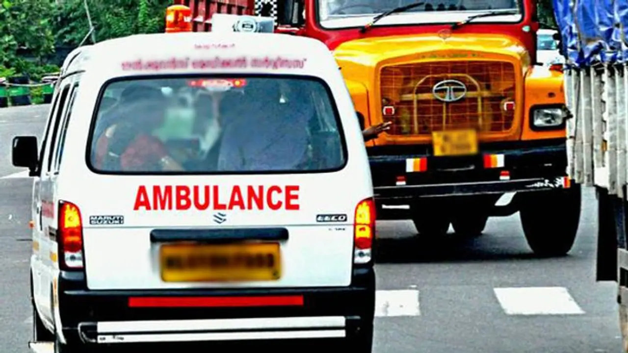 పలాసలో ప్రమాదం... 108 అంబులెన్స్ ను ఢీకొట్టి ఈడ్చుకెళ్లిన రైలు