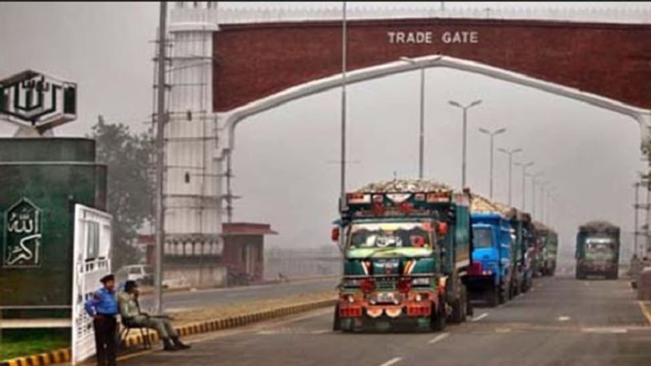 ಗಡಿಯಾಚೆಗಿನ ವ್ಯಾಪಾರ ಬಂದ್: ಪಾಕಿಸ್ತಾನ ಅಂತಿದೆ ಇನ್ನೇನ್ ಮುಂದ್? ಗಡಿಯಾಚೆಗಿನ ವ್ಯಾಪಾರ ಬಂದ್: ಪಾಕಿಸ್ತಾನ ಅಂತಿದೆ ಇನ್ನೇನ್ ಮುಂದ್?