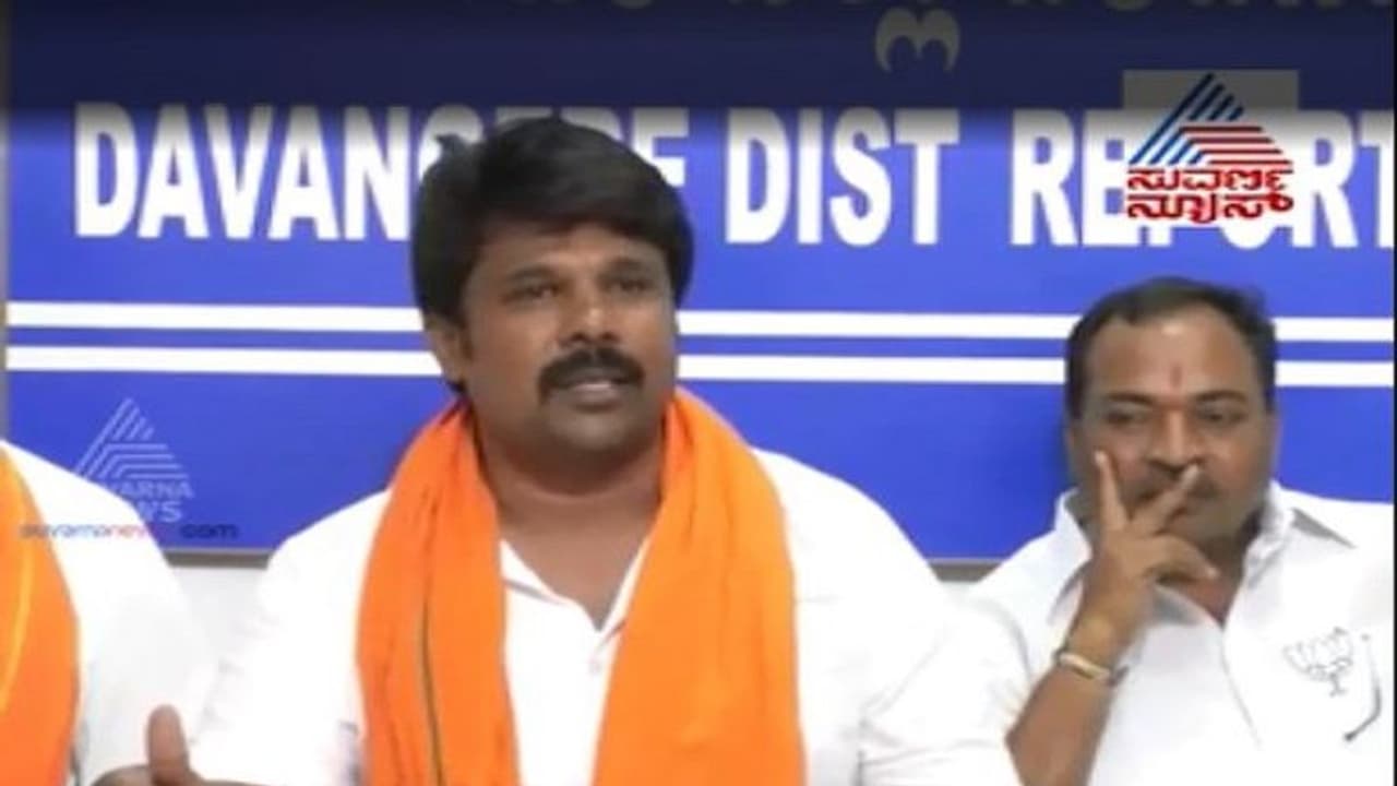 ಕನ್ನಡ ಶಾಲೆಯಲ್ಲಿ ಓದುವವರಿಗೆ ಮಾತ್ರ ಮೀಸಲಾತಿ ನೀಡಿ: ಬಿಜೆಪಿ ಶಾಸಕ ಭಿನ್ನ ಹೇಳಿಕೆ ಕನ್ನಡ ಶಾಲೆಯಲ್ಲಿ ಓದುವವರಿಗೆ ಮಾತ್ರ ಮೀಸಲಾತಿ ನೀಡಿ: ಬಿಜೆಪಿ ಶಾಸಕ ಭಿನ್ನ ಹೇಳಿಕೆ