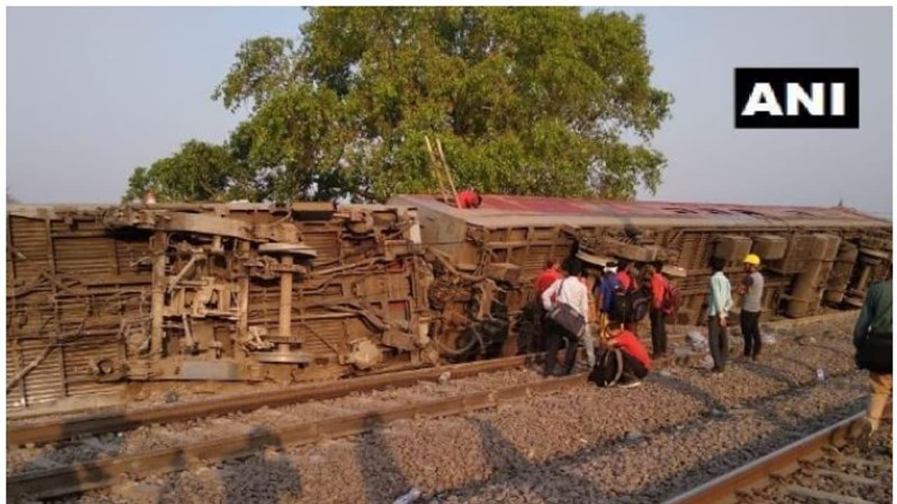 ഉത്തർപ്രദേശിൽ തീവണ്ടി പാളം തെറ്റി: 13 പേർക്ക് പരിക്ക്, തീവണ്ടി ഗതാഗതം താറുമാറായി ഉത്തർപ്രദേശിൽ തീവണ്ടി പാളം തെറ്റി: 13 പേർക്ക് പരിക്ക്, തീവണ്ടി ഗതാഗതം താറുമാറായി