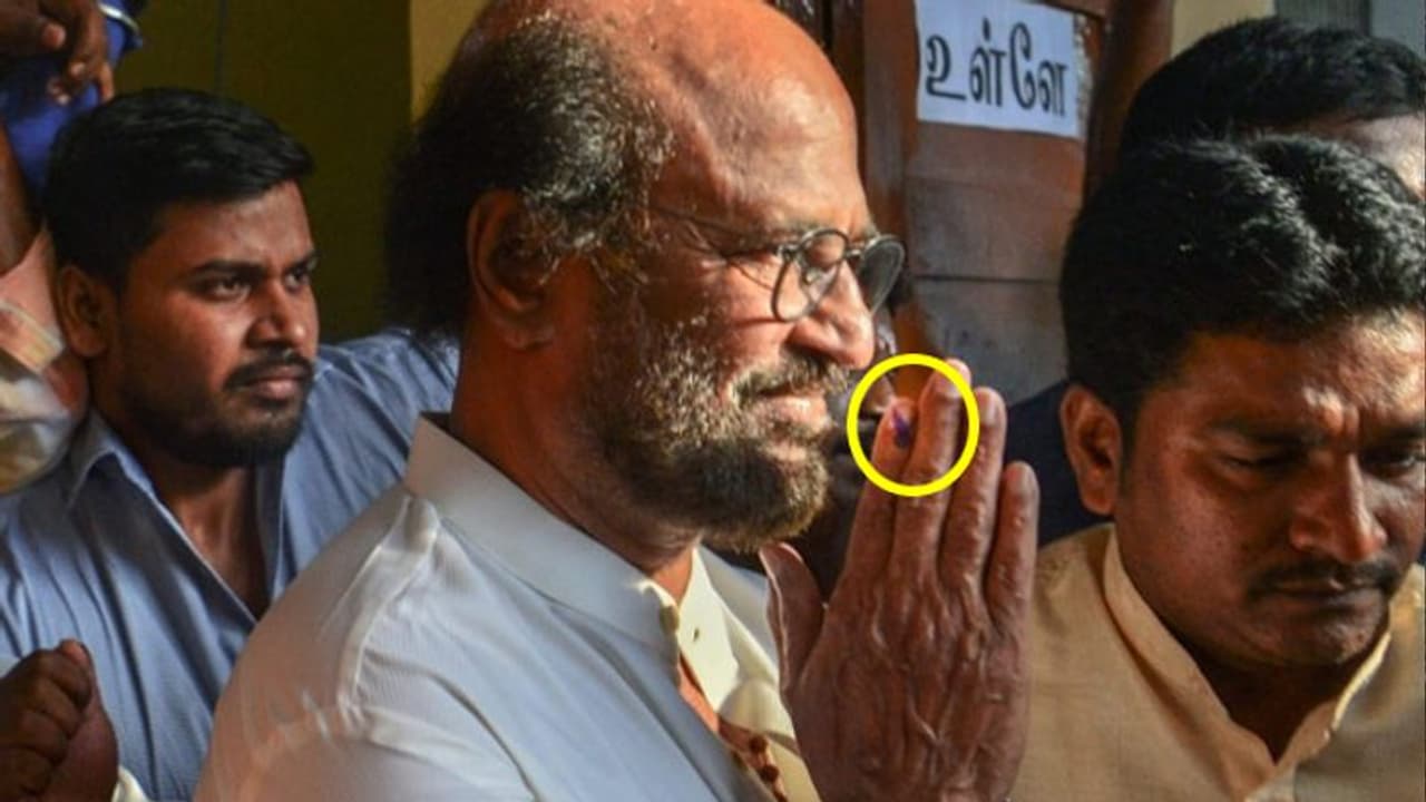 ಸೂಪರ್ಸ್ಟಾರ್ ರಜನಿ ಎಡಗೈ ಬದಲು ಬಲಗೈ ಇಂಕ್! ಸೂಪರ್ಸ್ಟಾರ್ ರಜನಿ ಎಡಗೈ ಬದಲು ಬಲಗೈ ಇಂಕ್!