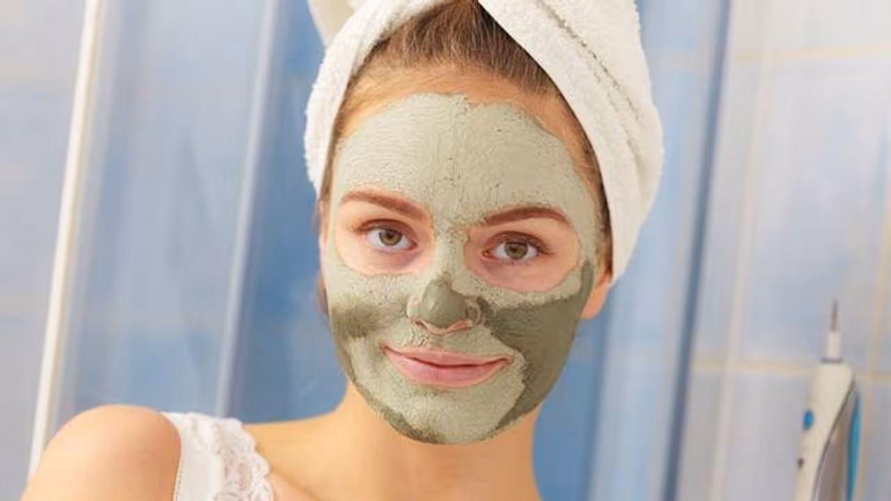 ব্রণ ও দাগ থেকে মুক্তি পেতে, কাজে লাগান তুলসী পাতা অব্যর্থ এই টোটকা