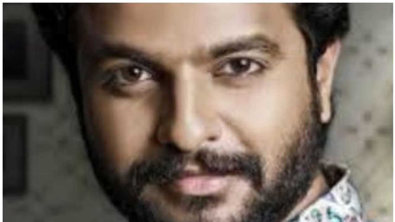 ഗൌതമന്റെ രഥവുമായി നീരജ് മാധവ്! ഗൌതമന്റെ രഥവുമായി നീരജ് മാധവ്!