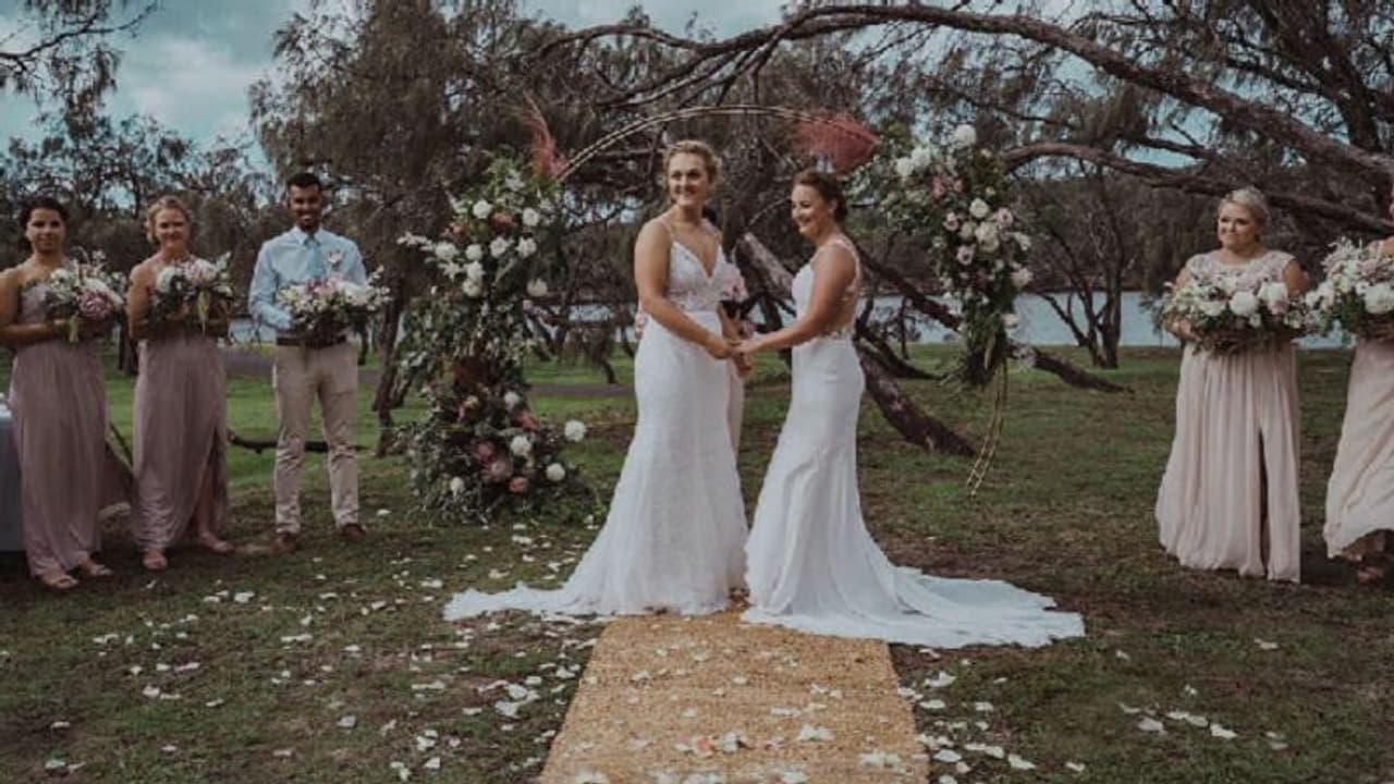 ಗೆಳತಿಯನ್ನು ವರಿಸಿದ ಮಹಿಳಾ ಕ್ರಿಕೆಟರ್ ಗೆಳತಿಯನ್ನು ವರಿಸಿದ ಮಹಿಳಾ ಕ್ರಿಕೆಟರ್