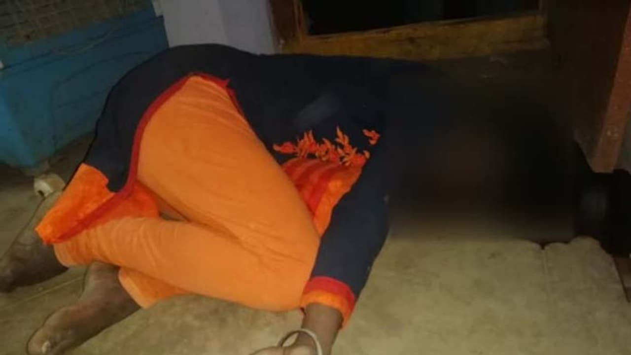 ఇంటర్బోర్డు చెలగాటం: విద్యార్ధుల ఆత్మహత్యలతో ‘‘తెలంగాణ తల్లి’’ గుండెకోత ఇంటర్బోర్డు చెలగాటం: విద్యార్ధుల ఆత్మహత్యలతో ‘‘తెలంగాణ తల్లి’’ గుండెకోత