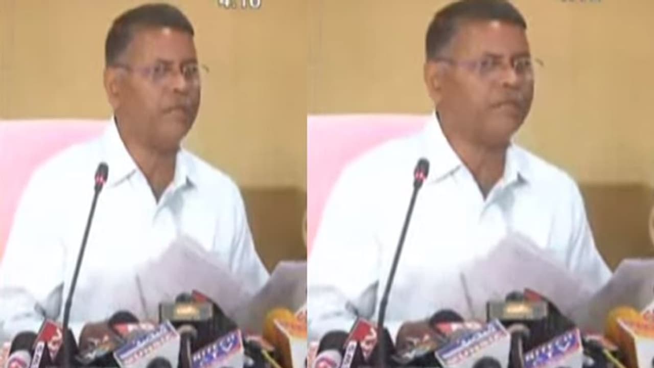 తెలంగాణలో స్థానిక సంస్థల ఎన్నికల సందడి: నోటిఫికేషన్ విడుదల తెలంగాణలో స్థానిక సంస్థల ఎన్నికల సందడి: నోటిఫికేషన్ విడుదల