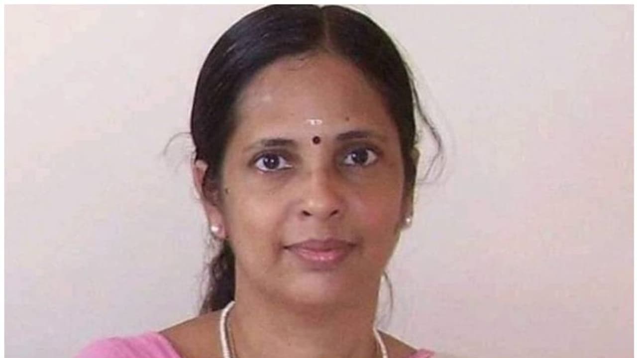 ദില്ലിയിൽ മലയാളി ഡോക്ടറെ കവർച്ചാ സംഘം ട്രെയിനിൽ നിന്നും തള്ളിയിട്ട് കൊന്നു ദില്ലിയിൽ മലയാളി ഡോക്ടറെ കവർച്ചാ സംഘം ട്രെയിനിൽ നിന്നും തള്ളിയിട്ട് കൊന്നു