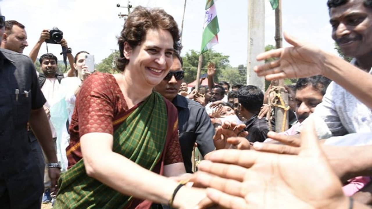 ವಯನಾಡು ವಶಕ್ಕೆ ಪ್ರಿಯಾಂಕ ಎಂಟ್ರಿ ವಯನಾಡು ವಶಕ್ಕೆ ಪ್ರಿಯಾಂಕ ಎಂಟ್ರಿ