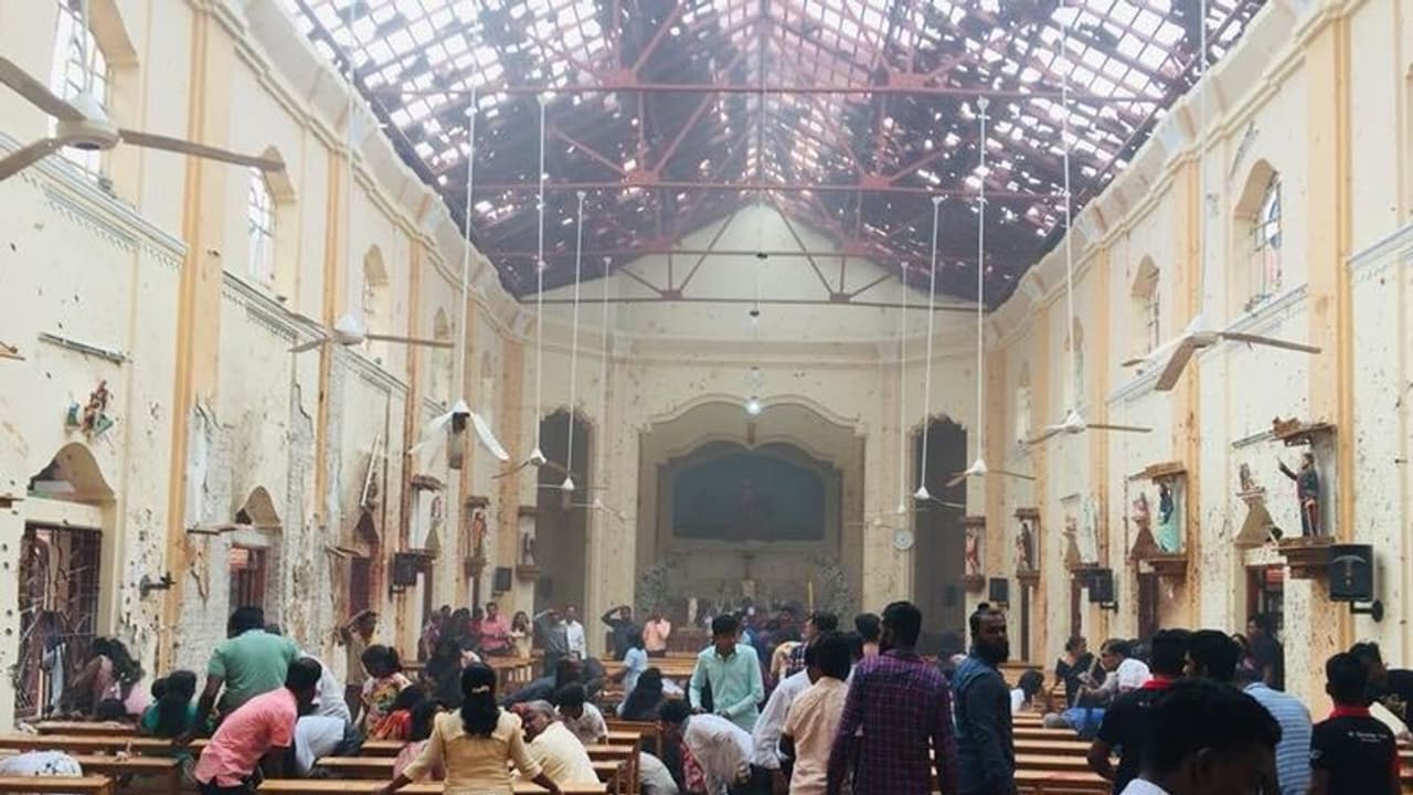 ఫ్యామిలీతో సెలబ్రిటీ సెల్ఫీ: అంతలోనే పేలుడులో మృతి