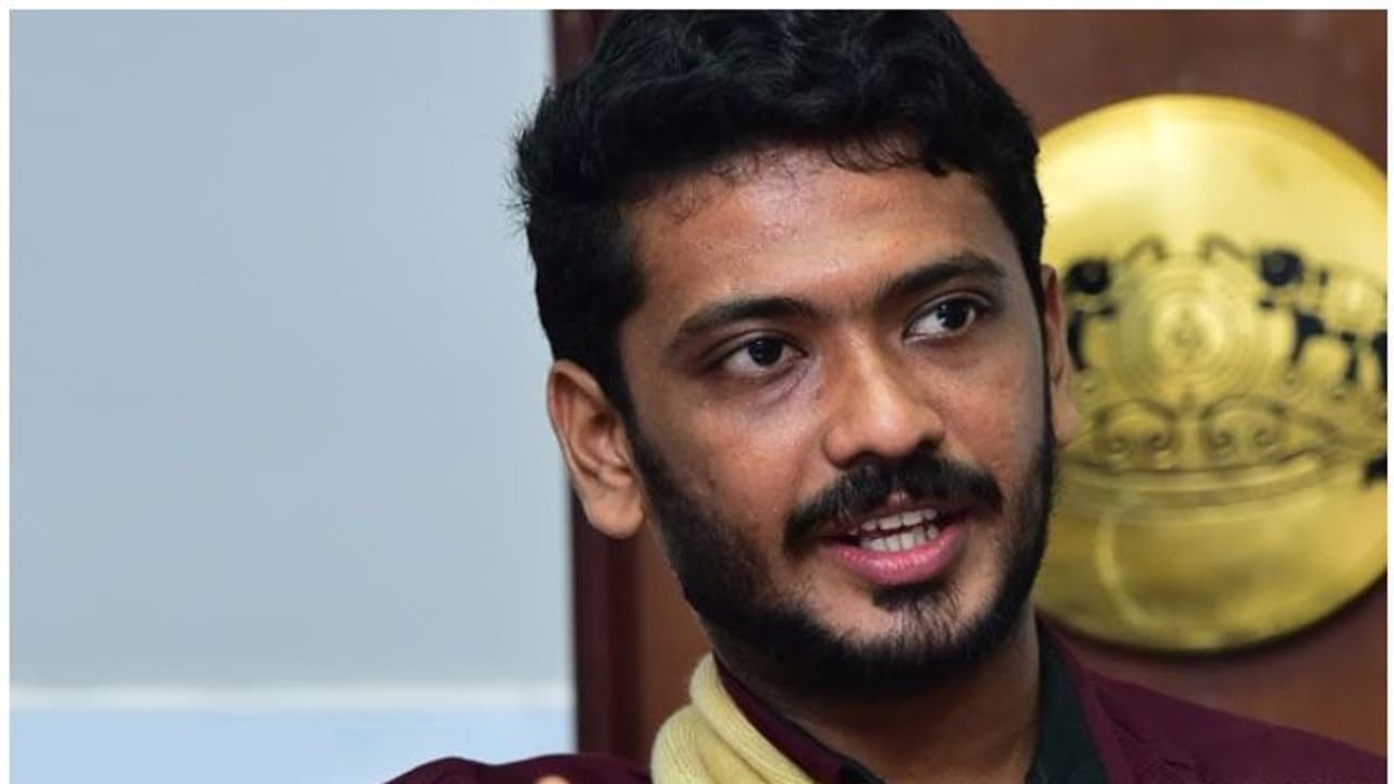 ജ.ദേവൻ രാമചന്ദ്രനെതിരായ അപകീർത്തി പരാമർശം; 'വി പി സാനുവിനെതിരെ കോടതിയലക്ഷ്യ നടപടി വേണം', ഹൈക്കോടതിയിൽ അപേക്ഷ