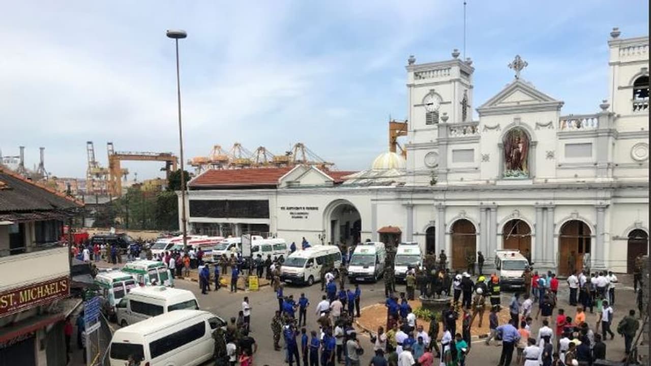 శ్రీలంక పేలుళ్లు: ఒక చోట తప్పించుకున్నా.. మరోచోట బలి