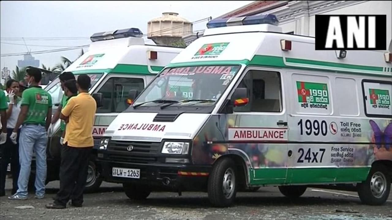 శ్రీలంకలో వరుస బాంబు పేలుళ్లు: హై అలర్ట్ శ్రీలంకలో వరుస బాంబు పేలుళ్లు: హై అలర్ట్