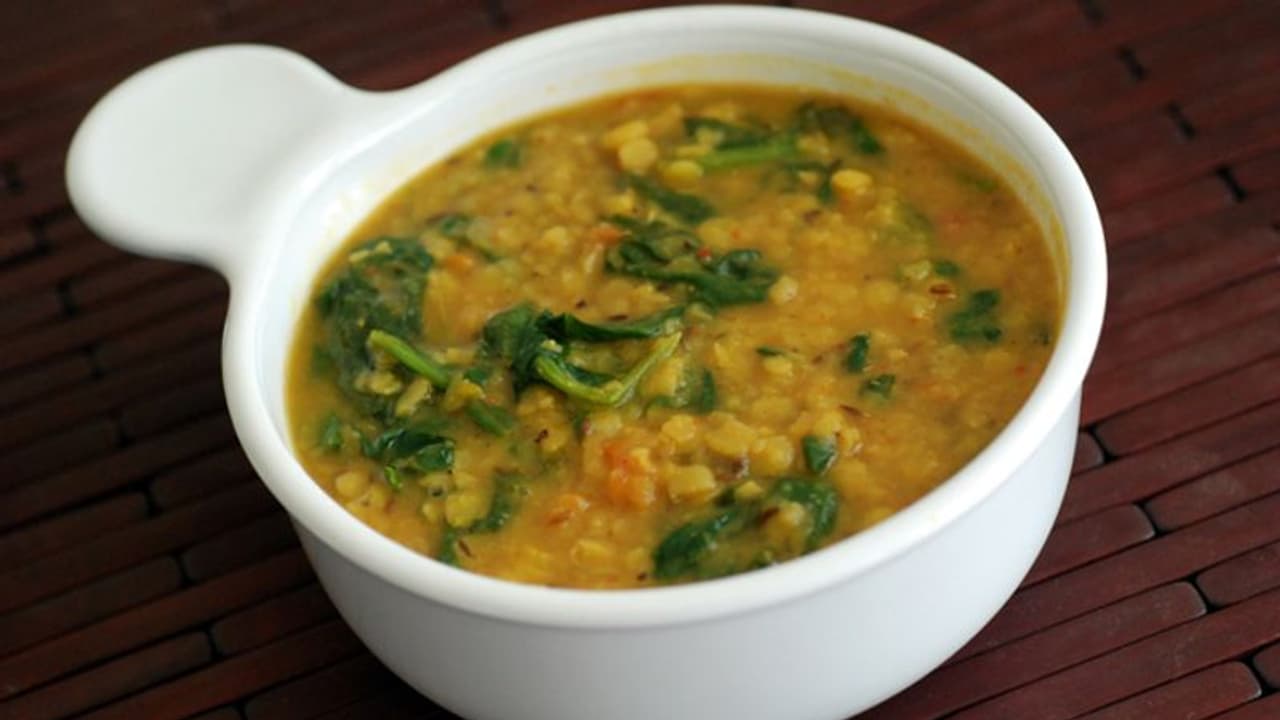 രുചികരമായ പാലക് പരിപ്പ് കറി തയ്യാറാക്കാം രുചികരമായ പാലക് പരിപ്പ് കറി തയ്യാറാക്കാം