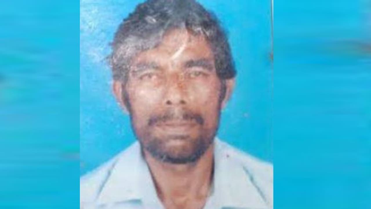 മരം കയറ്റുതൊഴിലാളി തെങ്ങിൽ നിന്ന് വീണു മരിച്ചു മരം കയറ്റുതൊഴിലാളി തെങ്ങിൽ നിന്ന് വീണു മരിച്ചു