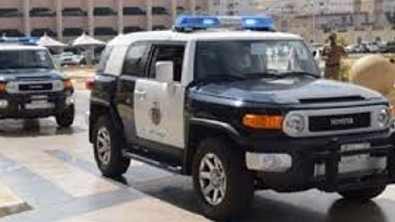 സൗദിയില് പൊലീസ് ചമഞ്ഞ് വിദേശികളെ കൊള്ളയടിച്ച സംഘം പിടിയില് സൗദിയില് പൊലീസ് ചമഞ്ഞ് വിദേശികളെ കൊള്ളയടിച്ച സംഘം പിടിയില്