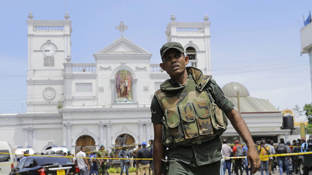 ಆತ್ಮಹತ್ಯಾ ದಾಳಿ ಹಿನ್ನೆಲೆ: ಶ್ರೀಲಂಕಾದಲ್ಲಿ ತುರ್ತು ಪರಿಸ್ಥಿತಿ ಘೋಷಣೆ!
