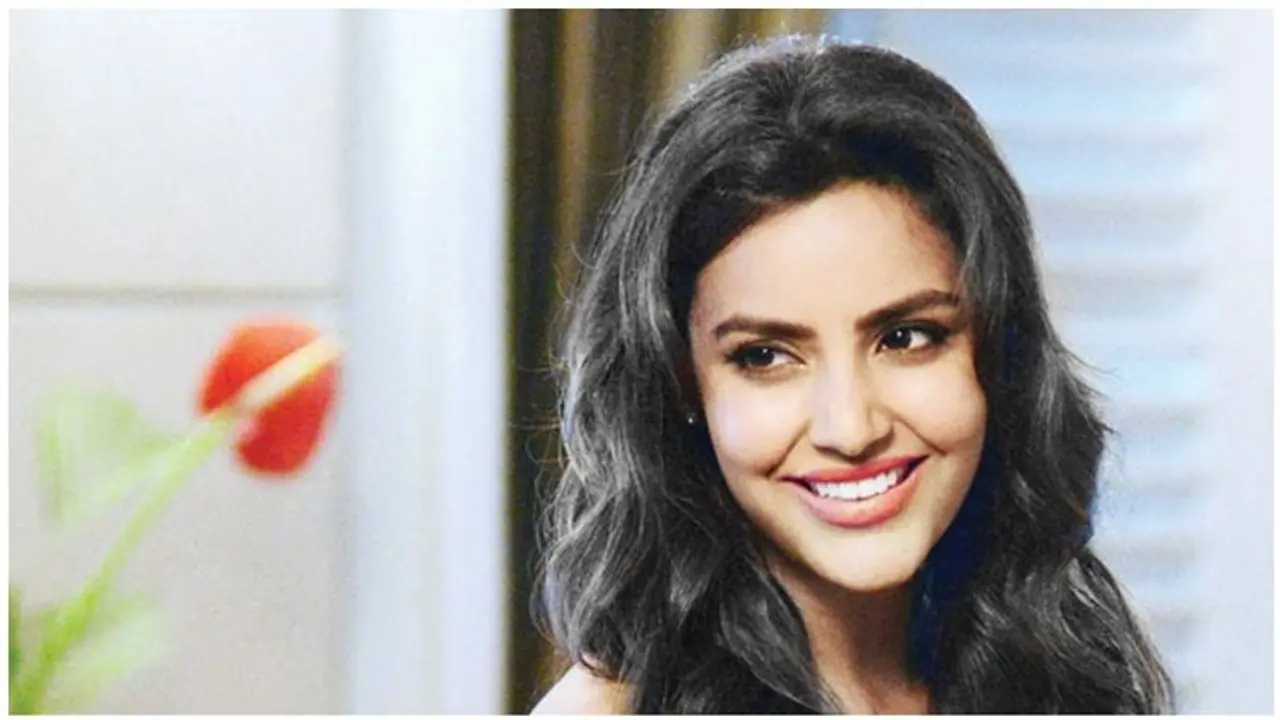 வெறிகொண்டு கிளம்பிய பிரியா ஆனந்திடம் கிலிகொண்டு சரண்டரான ரசிகர்... வெறிகொண்டு கிளம்பிய பிரியா ஆனந்திடம் கிலிகொண்டு சரண்டரான ரசிகர்...