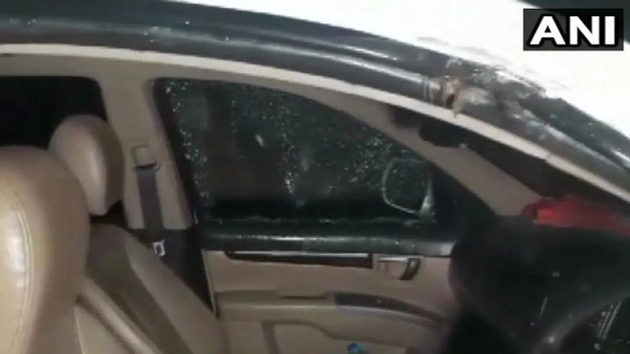 ಬಿಜೆಪಿ ಅಭ್ಯರ್ಥಿ ವಾಹನದ ಮೇಲೆ ದಾಳಿ : ಆಸ್ಪತ್ರೆಗೆ ದಾಖಲಾದ ಮುಖಂಡ ಬಿಜೆಪಿ ಅಭ್ಯರ್ಥಿ ವಾಹನದ ಮೇಲೆ ದಾಳಿ : ಆಸ್ಪತ್ರೆಗೆ ದಾಖಲಾದ ಮುಖಂಡ