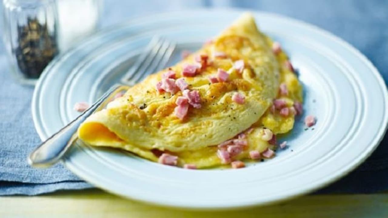 ஆம்லெட்டுக்கு ஆப்பு வைத்த வெங்காயம்... கண்ணைக் கசக்கும் ஹோட்டல் உரிமையாளர்கள்..!