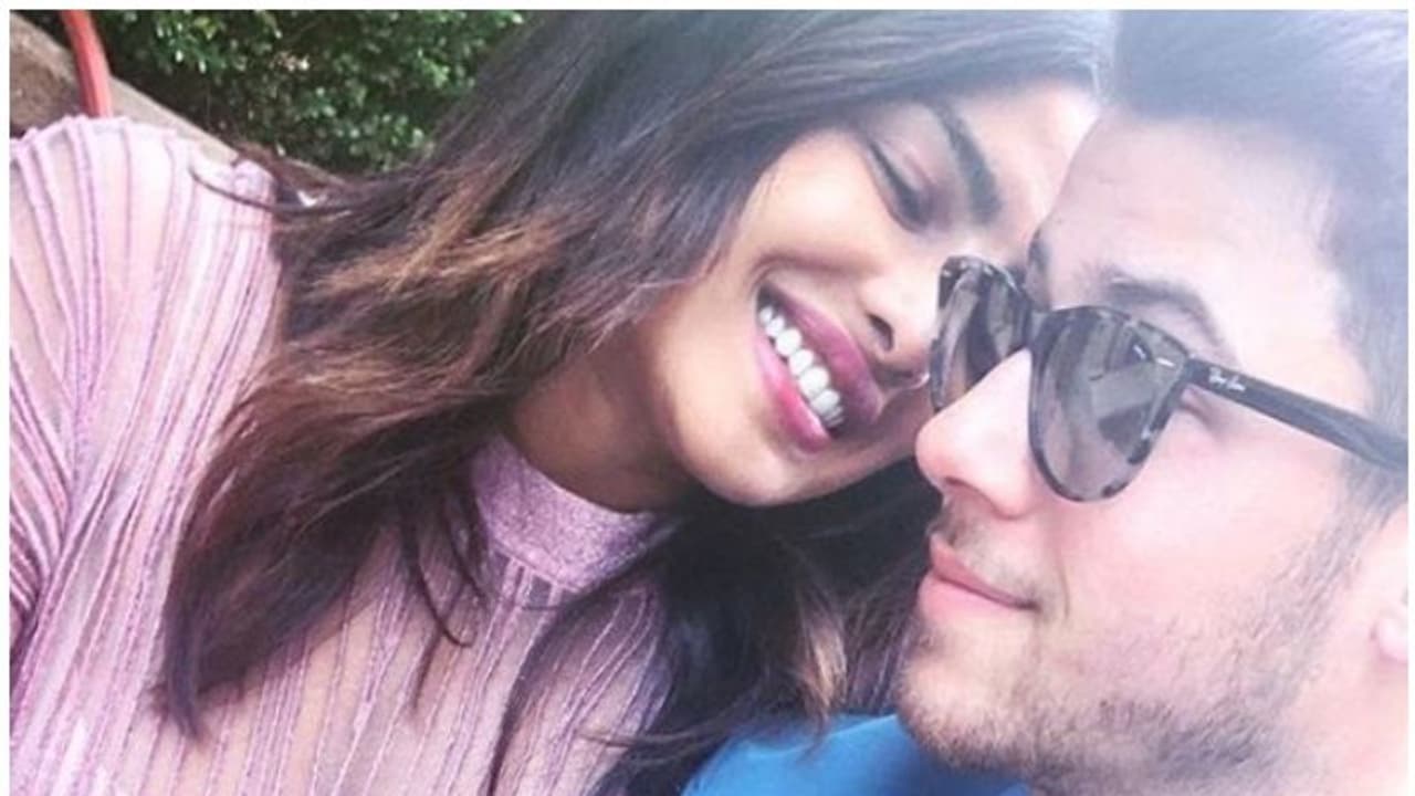 ഈസ്റ്റര്‍ ആഘോഷിച്ച് പ്രിയങ്കയും നിക്കും; ചിത്രങ്ങള്‍ വൈറല്‍