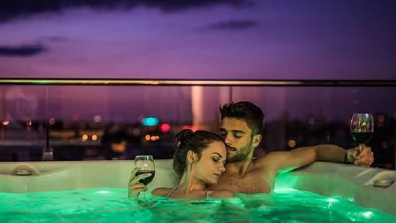 ಬಾತ್ಟಬ್ ರೊಮಾನ್ಸ್ಗೂ ಮುನ್ನ ಇರಲಿ ಎಚ್ಚರ... ಬಾತ್ಟಬ್ ರೊಮಾನ್ಸ್ಗೂ ಮುನ್ನ ಇರಲಿ ಎಚ್ಚರ...