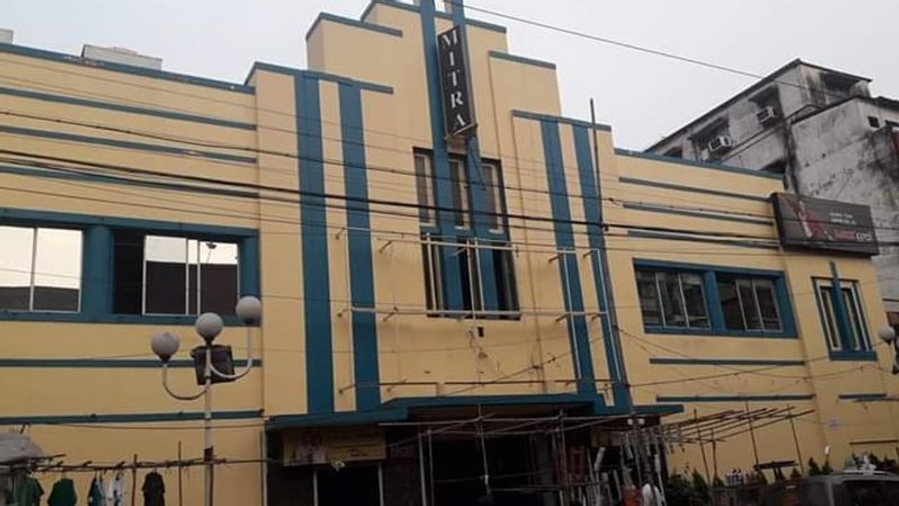 মিত্রা বন্ধ, বাঙালির স্মৃতিপট থেকে হারিয়েছে আরও সিনেমা হল মিত্রা বন্ধ, বাঙালির স্মৃতিপট থেকে হারিয়েছে আরও সিনেমা হল