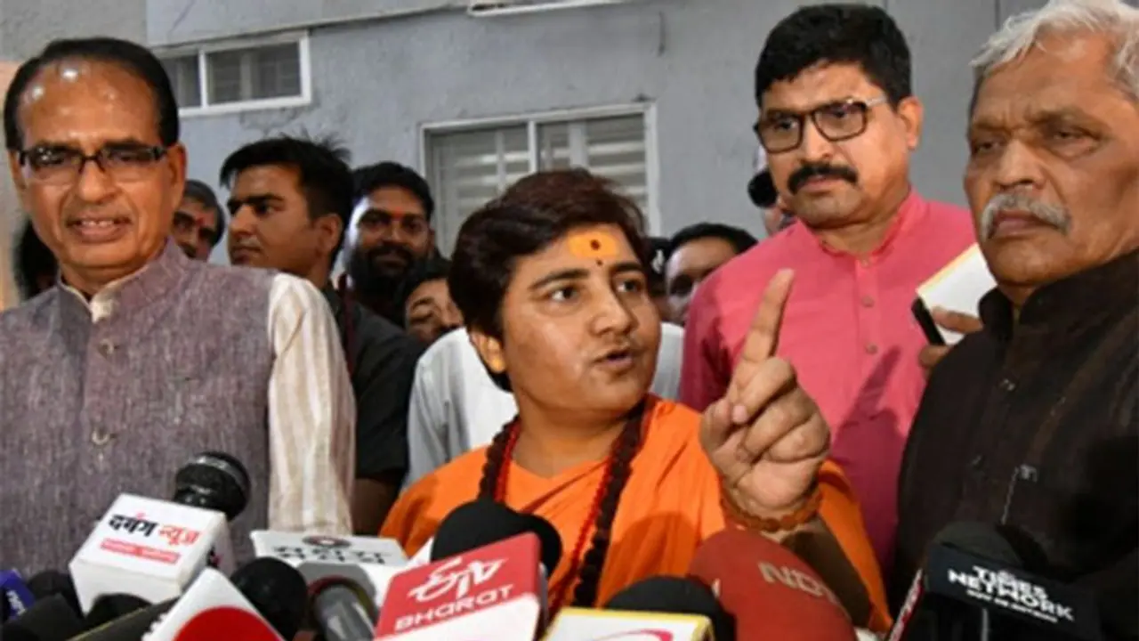 'രാജ്യത്തെ വിഭജിക്കാന് ശ്രമിച്ചവര് കുറ്റവാളികള്'; നെഹ്റുവിനെ ക്രിമിനലെന്ന് വിശേഷിപ്പിച്ച് പ്രഗ്യാ സിംഗ് ഠാക്കൂര് 'രാജ്യത്തെ വിഭജിക്കാന് ശ്രമിച്ചവര് കുറ്റവാളികള്'; നെഹ്റുവിനെ ക്രിമിനലെന്ന് വിശേഷിപ്പിച്ച് പ്രഗ്യാ സിംഗ് ഠാക്കൂര്