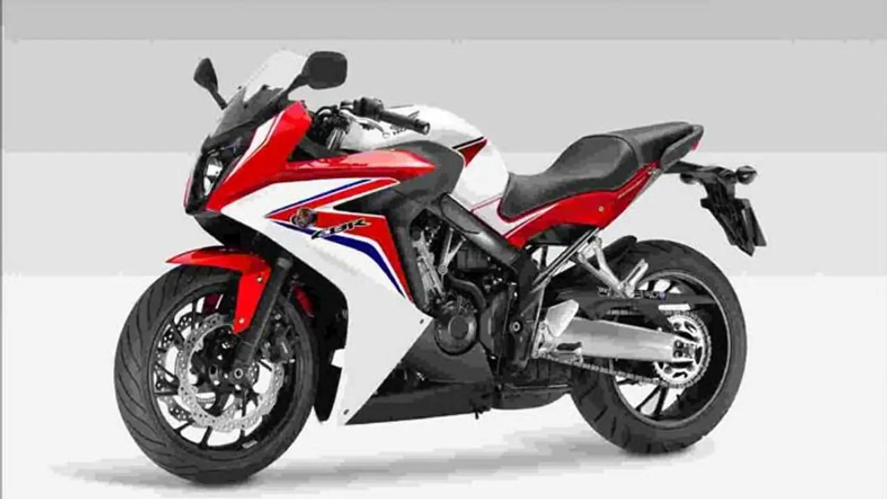 భారత విపణిలోకి హోండా ‘సీబీఆర్’స్పోర్ట్ బైక్: కవాసాకి నింజాతో ‘ఢీ’ భారత విపణిలోకి హోండా ‘సీబీఆర్’స్పోర్ట్ బైక్: కవాసాకి నింజాతో ‘ఢీ’