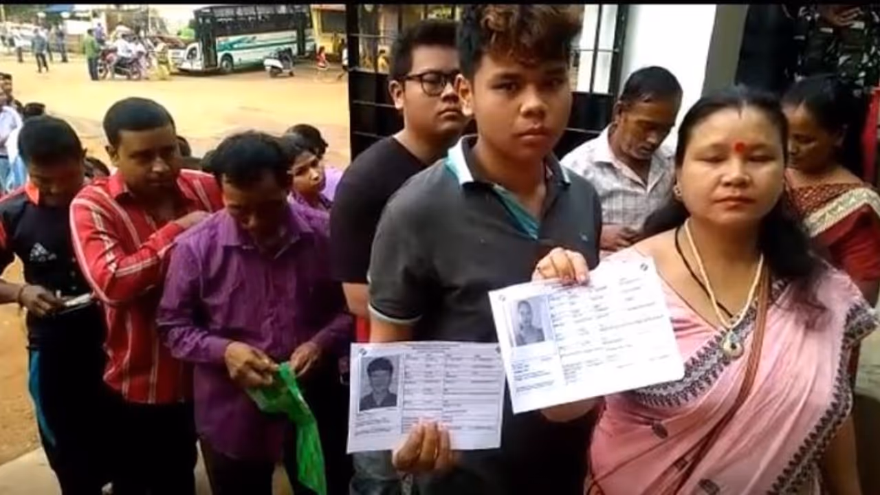 Elections 2019: Huge enthusiasm among voters as polling for 3rd phase begins in Assam, Tripura Elections 2019: Huge enthusiasm among voters as polling for 3rd phase begins in Assam, Tripura